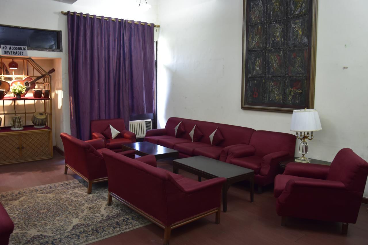 Modipur Hotel Rāmpur Zewnętrze zdjęcie